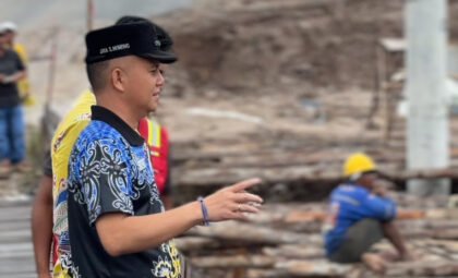 Bupati Gunung Mas Meninjau Jembatan Sei Nango