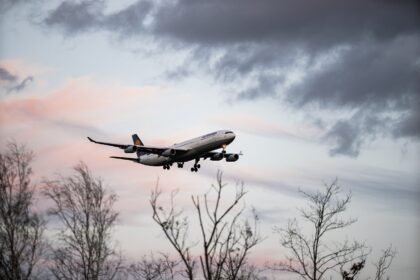 aircraft, airplane, flying, airport, travel, aviation, vacations, passenger aircraft, tourism