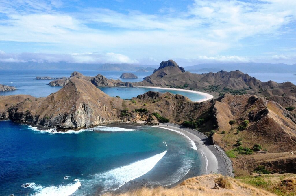 labuanbajo, beautiful wallpaper, desktop backgrounds, cool backgrounds, wallpaper 4k, padarisland, 4k wallpaper, free background, background, blue, sea, nature, water, wallpaper hd, turquoise, windows wallpaper, laptop wallpaper, summer, sky, clouds, vacations, beach, ocean, sunrise, wave, outdoor, leisure, hd wallpaper, blue sky, sand, flores, mac wallpaper, travel, indonesia, wonderful, free wallpaper, full hd wallpaper, komodo, pantai, blue sunrise, blue wave, blue sand, 4k wallpaper 1920x1080, sky background, blue waves