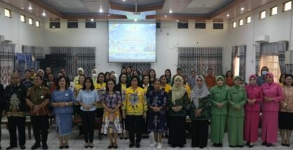 Wakil Bupati Gunung Mas Efrensia L.P. Umbing membuka Sosialisasi Pencegahan Kekerasan terhadap Perempuan di Aula Bapperida Kabupaten Gunung Mas, Kamis (8/10/2026).